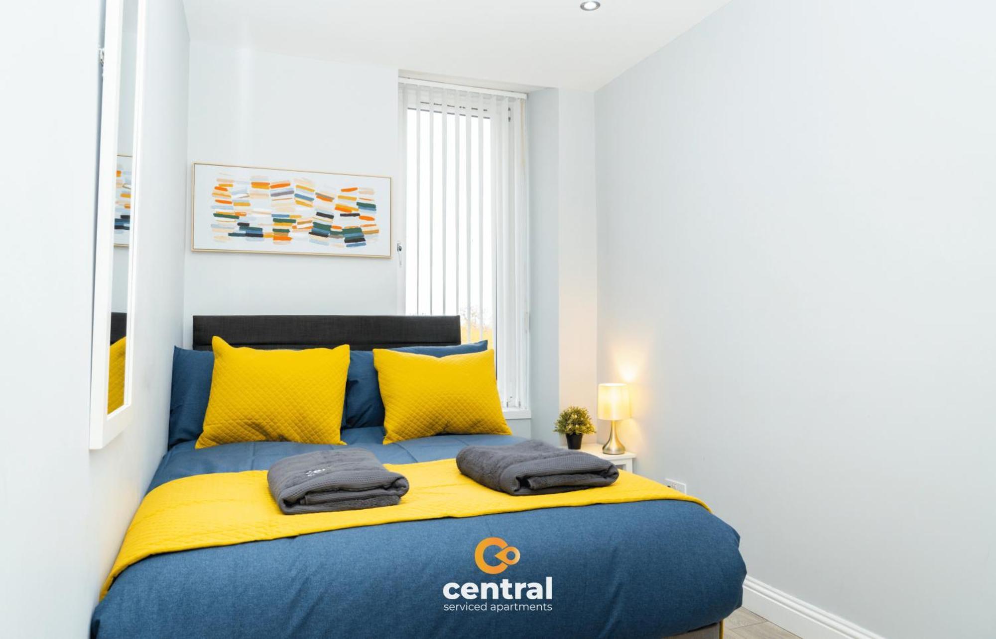 Central Serviced Apartments - 2 Bedroom - Ground Floor - Monthly & Weekly Bookings Welcome - Free Street Parking - 2 Double Beds - Wifi - Smart Tvs In Rooms - Fully Equipped - Heating 24-7 - Contractor & Short Stay Favourite Dundee Bagian luar foto