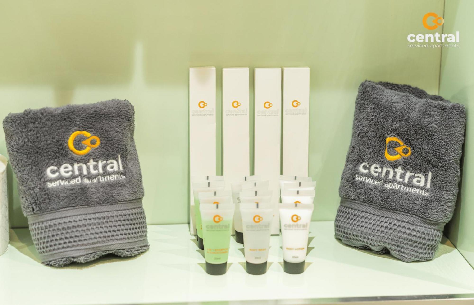 Central Serviced Apartments - 2 Bedroom - Ground Floor - Monthly & Weekly Bookings Welcome - Free Street Parking - 2 Double Beds - Wifi - Smart Tvs In Rooms - Fully Equipped - Heating 24-7 - Contractor & Short Stay Favourite Dundee Bagian luar foto