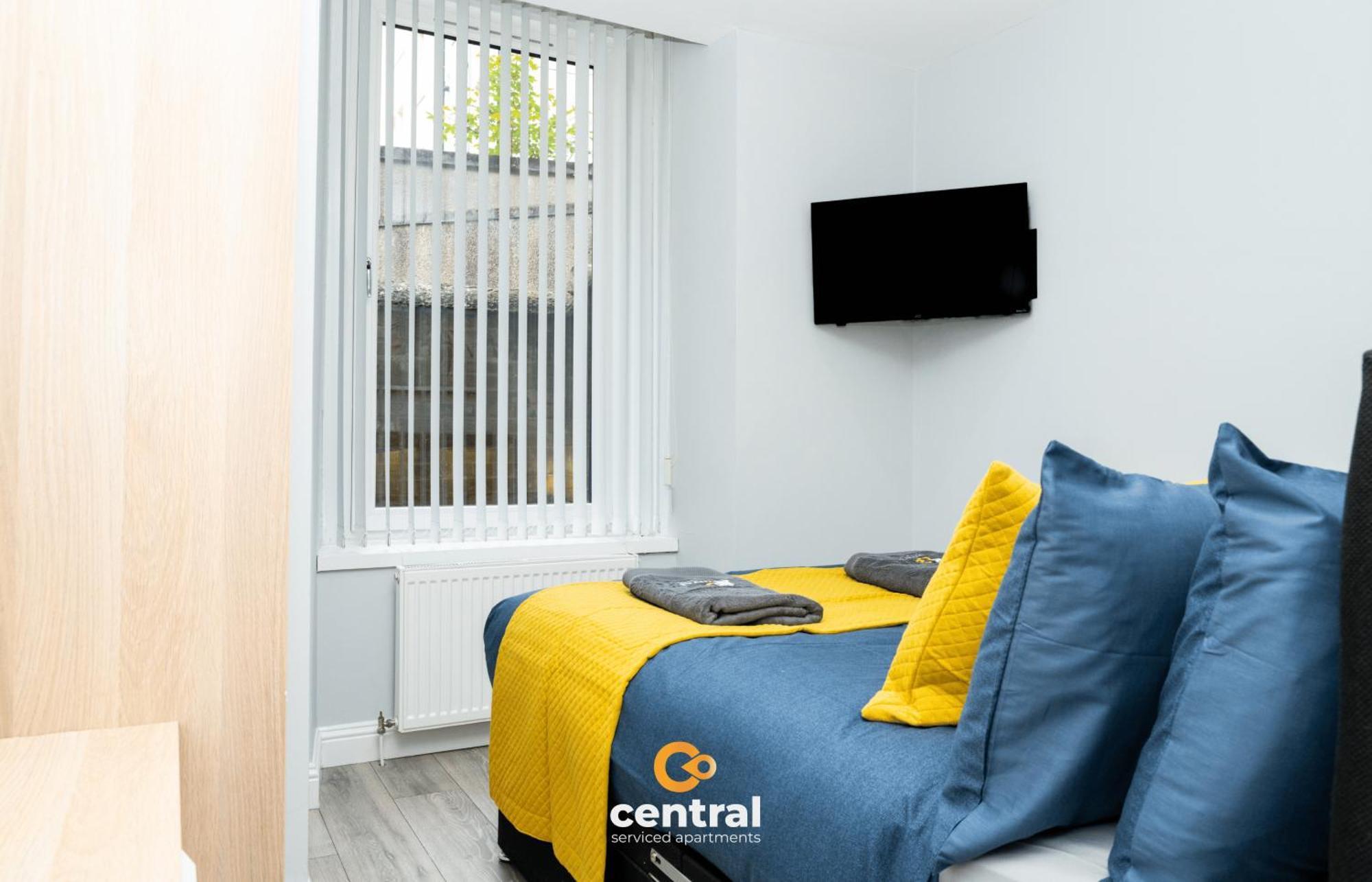 Central Serviced Apartments - 2 Bedroom - Ground Floor - Monthly & Weekly Bookings Welcome - Free Street Parking - 2 Double Beds - Wifi - Smart Tvs In Rooms - Fully Equipped - Heating 24-7 - Contractor & Short Stay Favourite Dundee Bagian luar foto