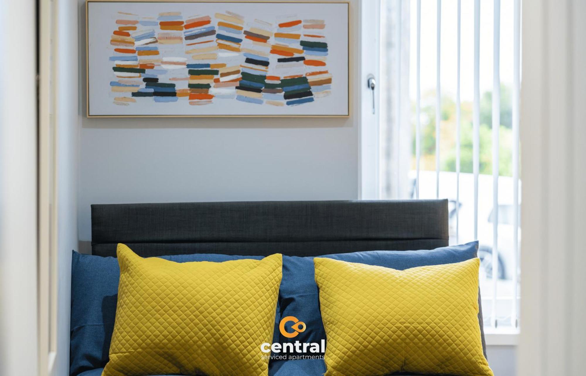 Central Serviced Apartments - 2 Bedroom - Ground Floor - Monthly & Weekly Bookings Welcome - Free Street Parking - 2 Double Beds - Wifi - Smart Tvs In Rooms - Fully Equipped - Heating 24-7 - Contractor & Short Stay Favourite Dundee Bagian luar foto