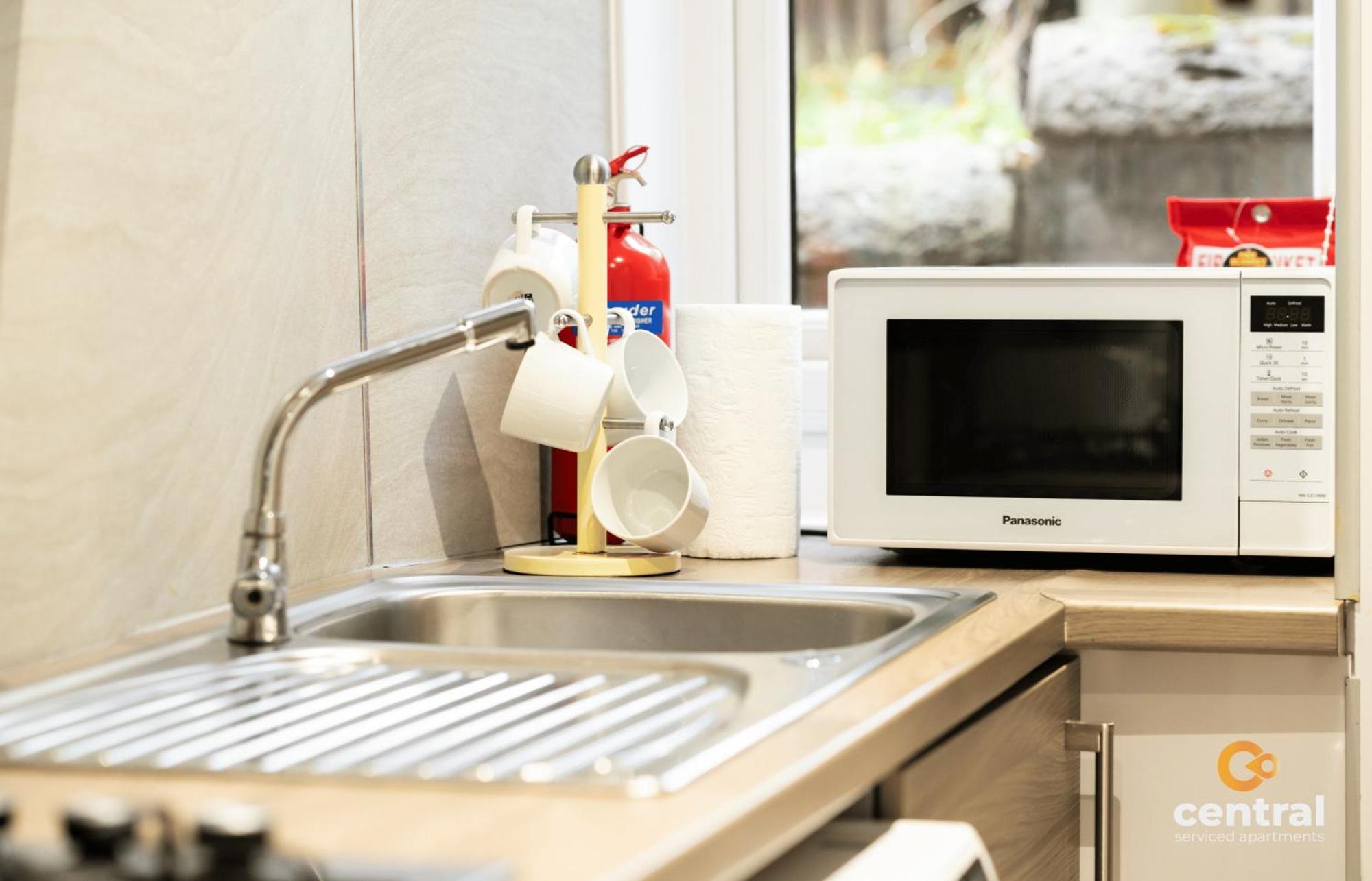 Central Serviced Apartments - 2 Bedroom - Ground Floor - Monthly & Weekly Bookings Welcome - Free Street Parking - 2 Double Beds - Wifi - Smart Tvs In Rooms - Fully Equipped - Heating 24-7 - Contractor & Short Stay Favourite Dundee Bagian luar foto